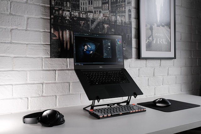 1744948695920669.jpg laptop-6332543_640.jpg